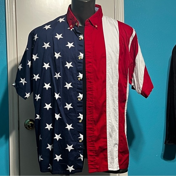 Red, White, & Blue Patrtiotic Themed Button Down Shirt Cotton Traders Sport EUC - Picture 12 of 16